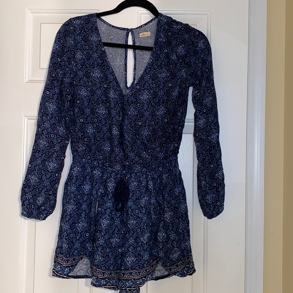 Super cute romper:barely used - Picture 1 of 3
